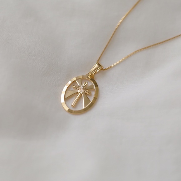 Cross Necklace | 18k Gold Filled - Picture 5 of 8